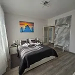 Apartment White House